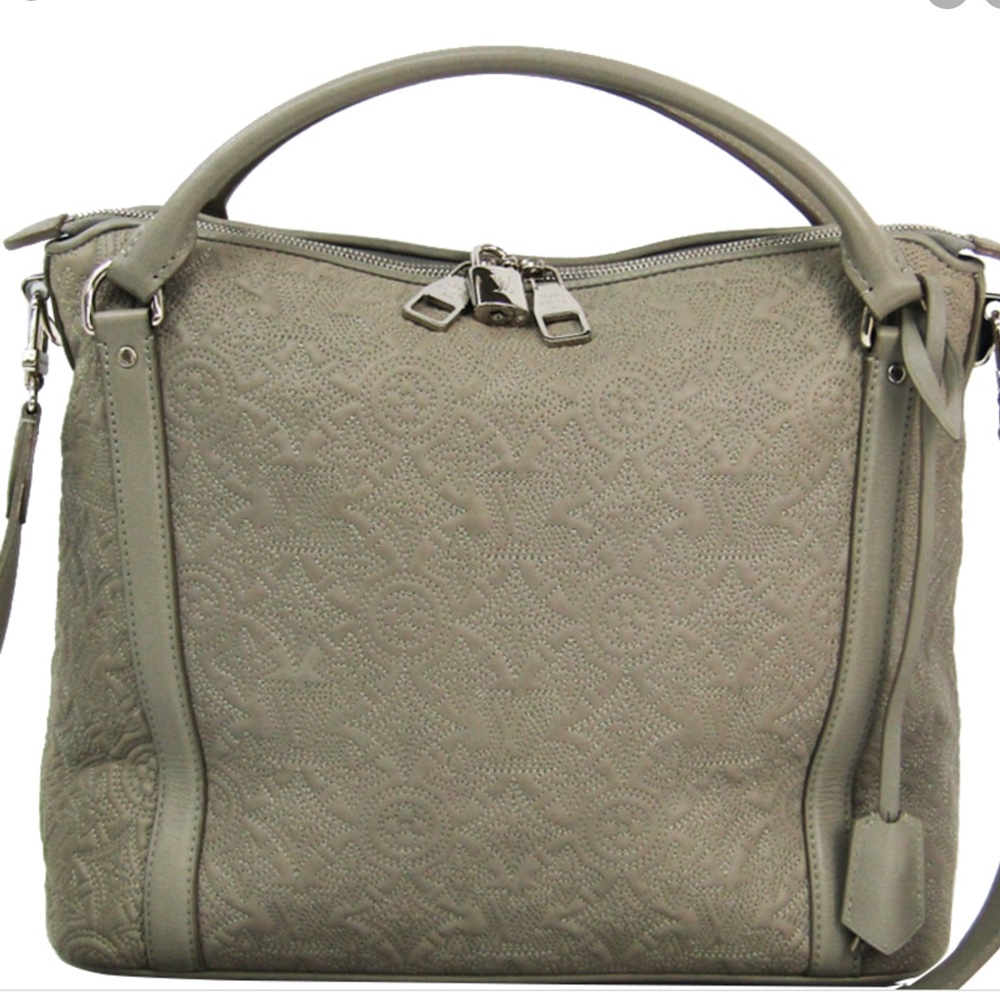 Louis Vuitton lamb skin  hobo bag❤️